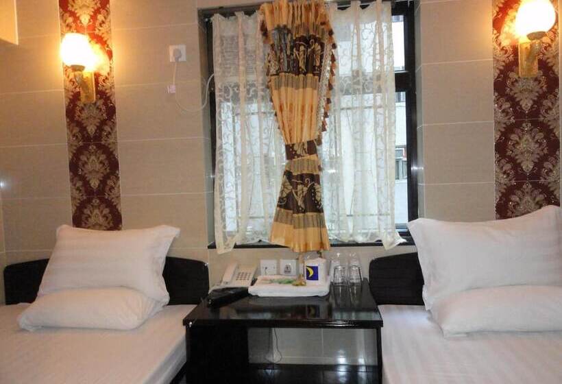 اتاق استاندارد سه نفره, Paris Guest House