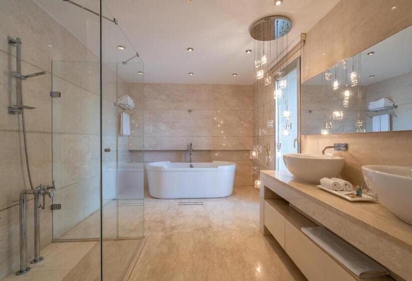 اتاق استاندارد با چشم‌انداز دریا, Casa Dell Arte Hotel Of Arts & Leisure