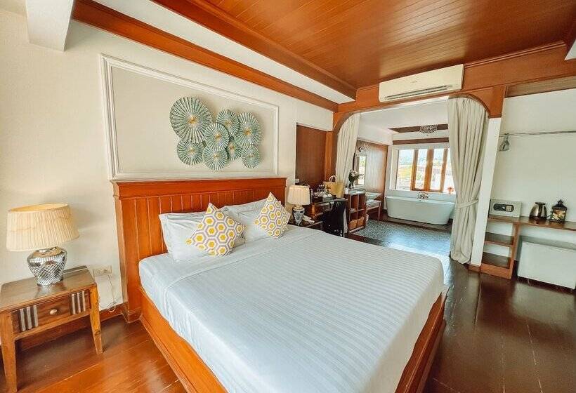 Люкс с Балконом, Pai Cherkaew Boutique House