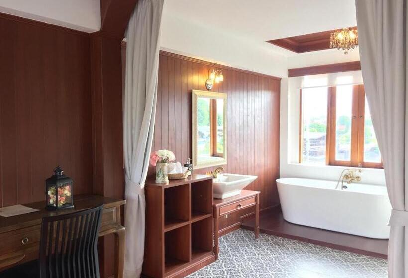 Люкс с Балконом, Pai Cherkaew Boutique House