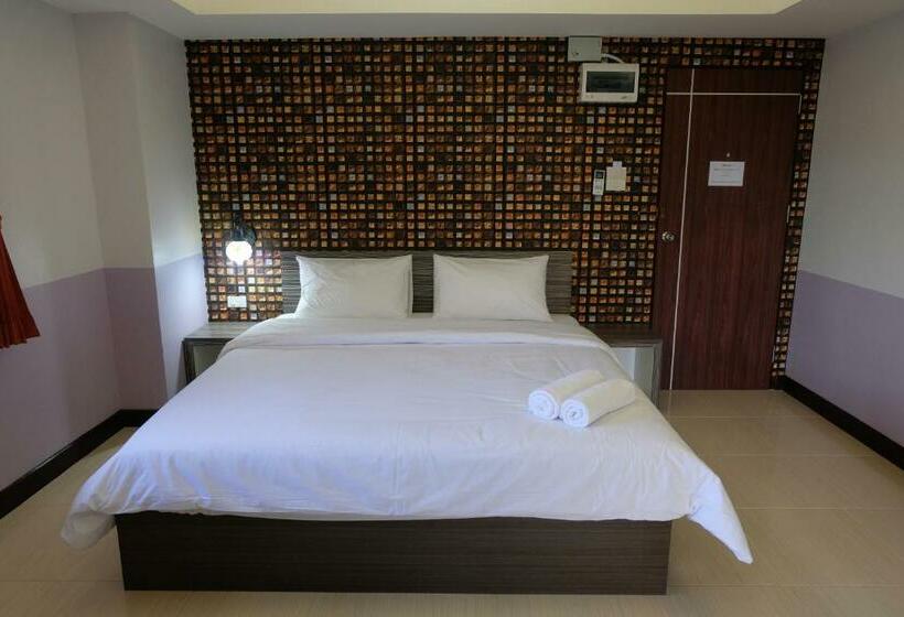 اتاق استاندارد با بالکن, W Apartment Hat Yai