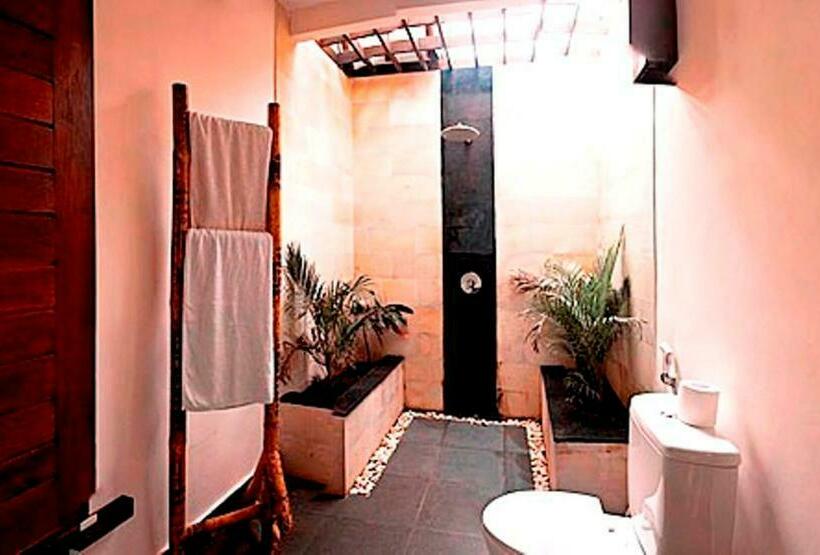 اتاق خانوادگی, Oceans 5 Dive Resort