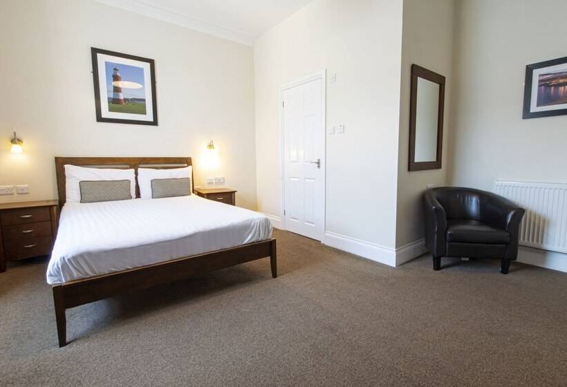 Номер Стандарт, The Grosvenor Plymouth