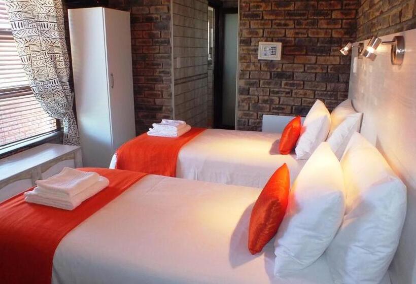Номер Deluxe, White Shark Guest House