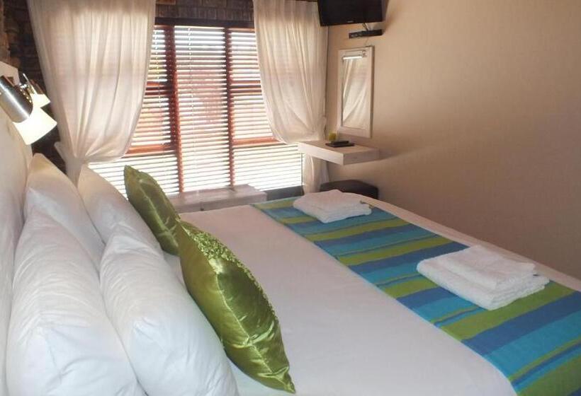 Номер Комфорт, White Shark Guest House