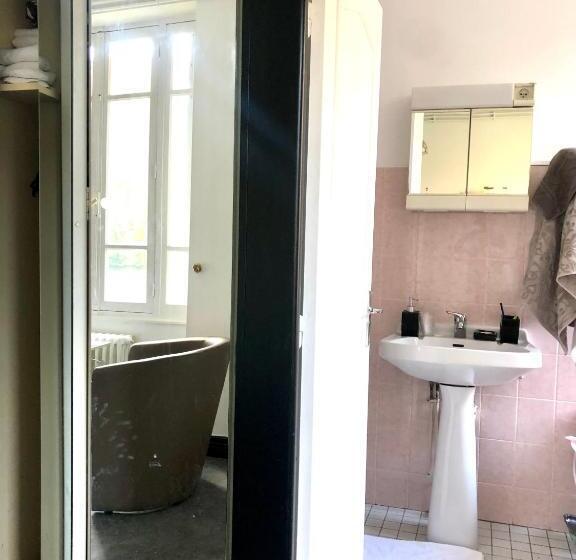 レイクビュースタンダードルーム, Le Chambon, Chambres D Hôtes
