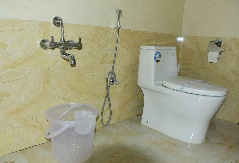 Люкс, Amity Inn