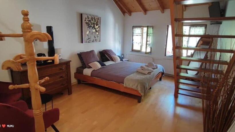 Номер Стандарт Трехместный, Chambres D’hôtes Plateau Des Mille étangs