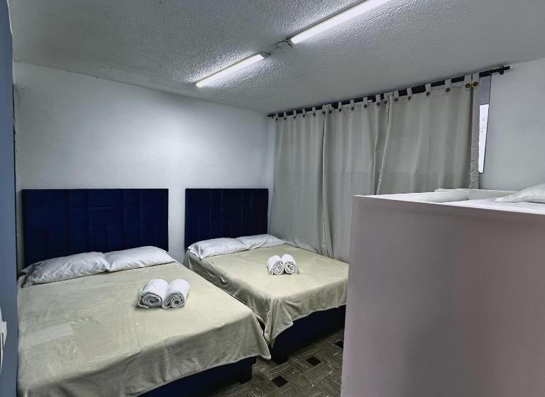 اتاق اکونومی, Hostal Astroblue