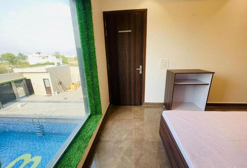 Family Suite, The Bubbles