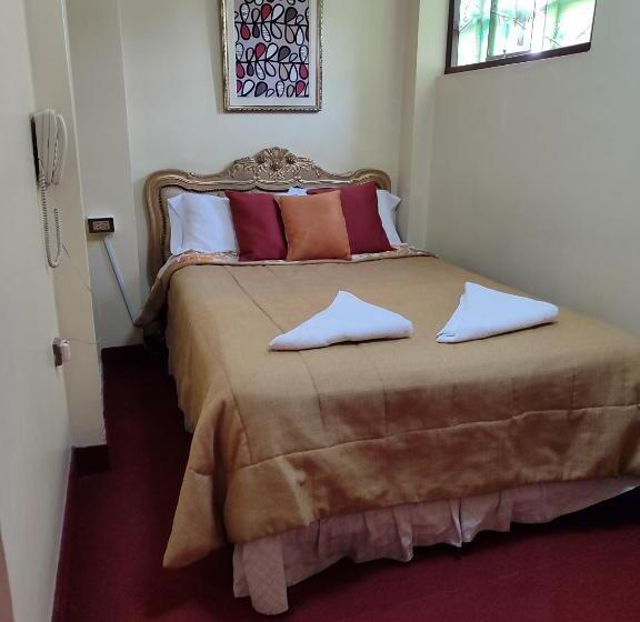 اتاق لوکس, Andean Hostel