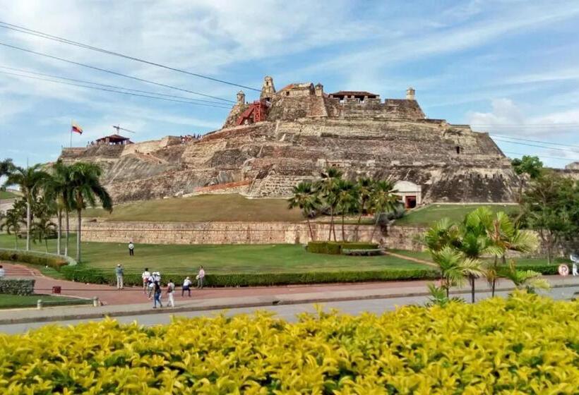 اتاق استاندارد سه نفره, Room In Lodge   Tr A1d Hostel Room Near Castillo San Felipe With Pool And Wifi