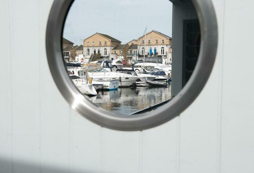 Стандартный Номер Кровать Кинг, Rooms At Penarth Marina