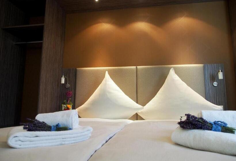 标准间, Myhotel