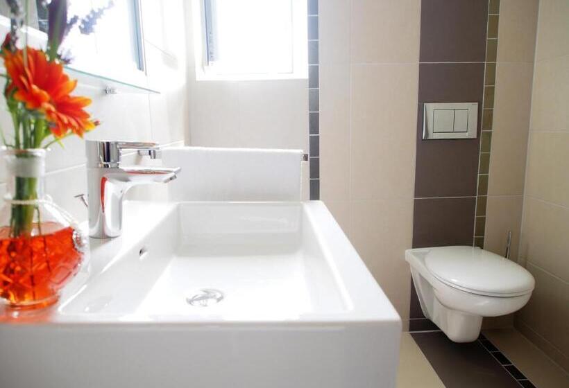 标准间, Myhotel