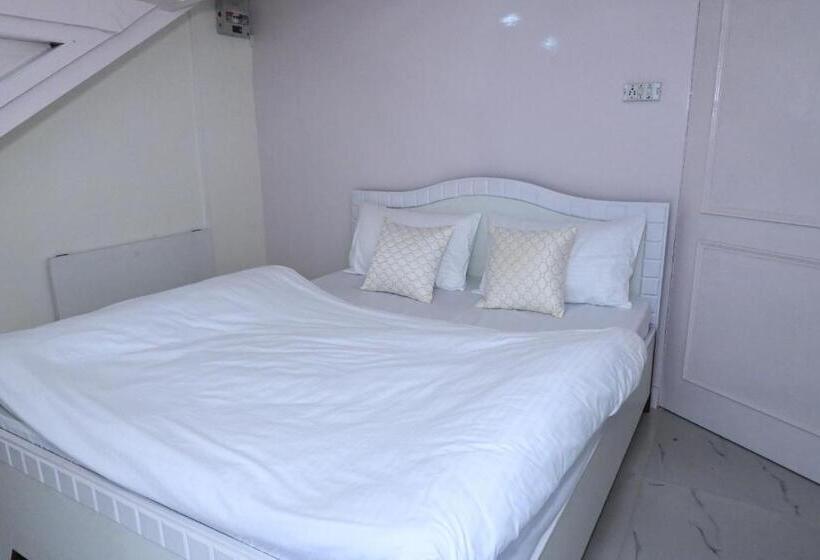 스탠다드 발코니 룸, Om Niwas Homestay