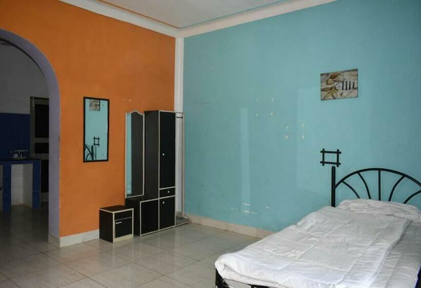 Chambre Quadruple Economy, Casa Domingos Guest House