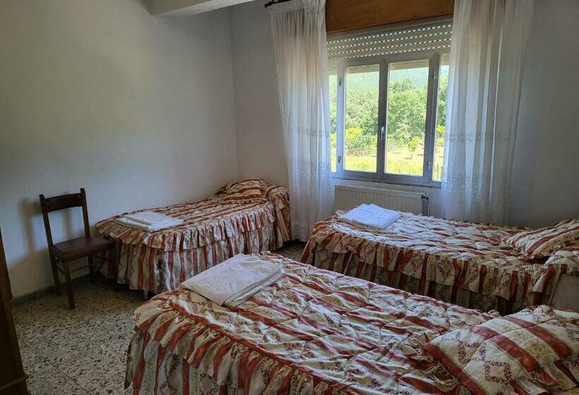 Номер Стандарт Трехместный, Hostal Barcelona
