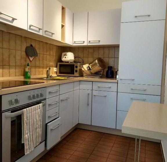 Апартаменты 1 Спальня Нижний Этаж, Sonnige Eg_wohnung Mit Garten Terr