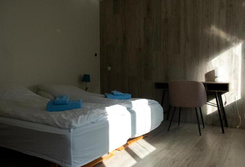 اتاق استاندارد سه تخته با سرویس بهداشتی مشترک, The Guesthouse By The Fjord