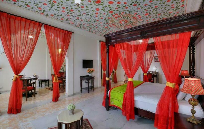 수피리어 스위트, Anuraga Palace