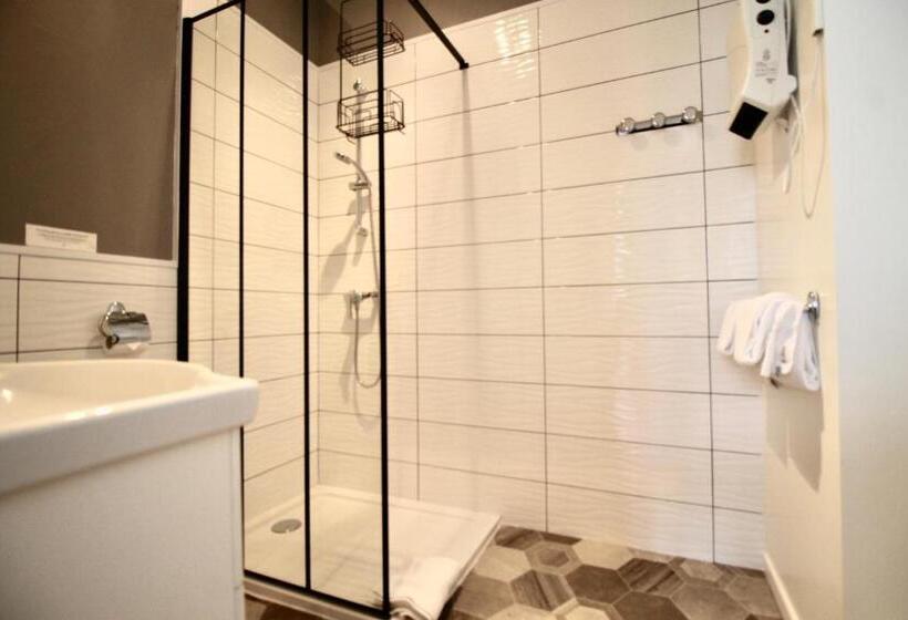 Номер Комфорт, Hôtel Restaurant La Désirade