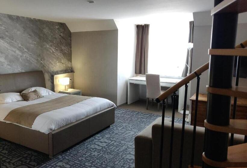 Семейный Номер, Le Dormeur