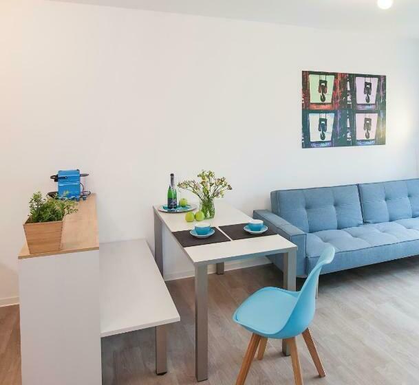 استودیوی استاندارد, Spreepolis Boardinghaus