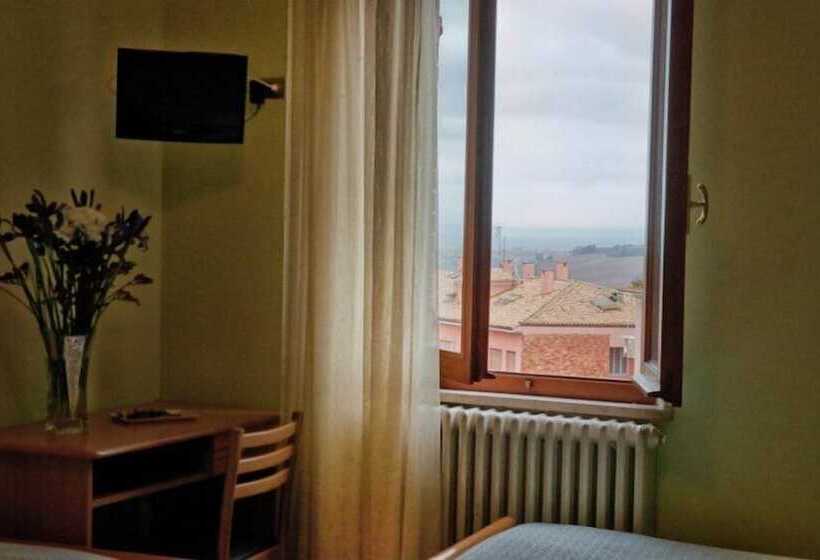اتاق استاندارد, Centrale Di Paolo E Cinzia