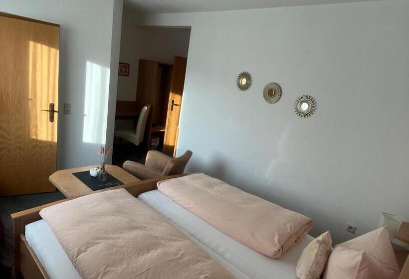 Номер Стандарт Трехместный, Sevda S Hotel Garni Weinforth