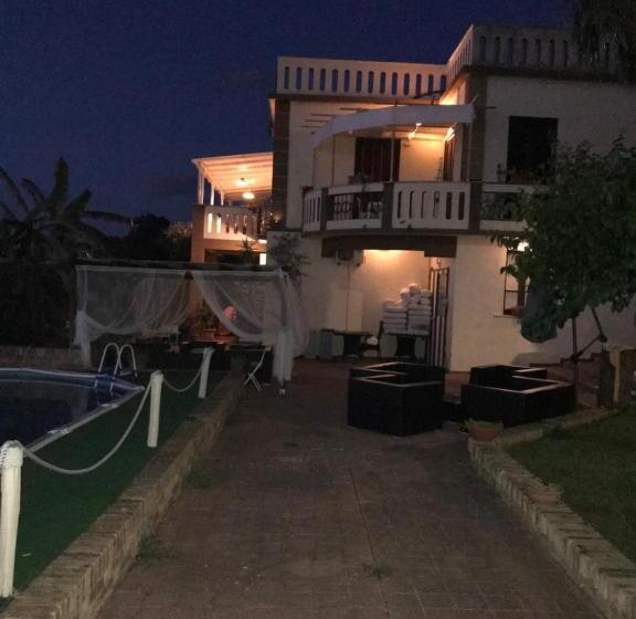 Апартаменты 1 Спальня Вид на Сад, B&b Villa Delle Rondini