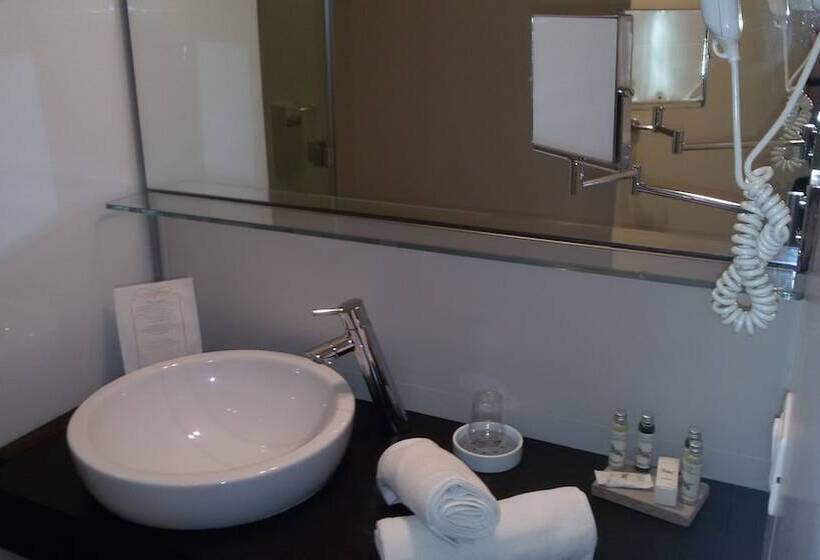 Номер Стандарт, Relais Del Borgo Hotel & Spa 4 Stelle