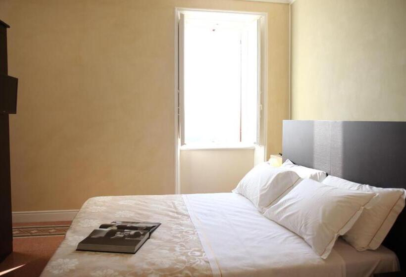Номер Стандарт Трехместный, Relais Del Borgo Hotel & Spa 4 Stelle