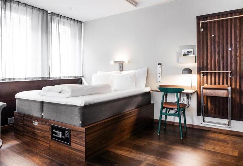 패밀리 룸, Best Western And