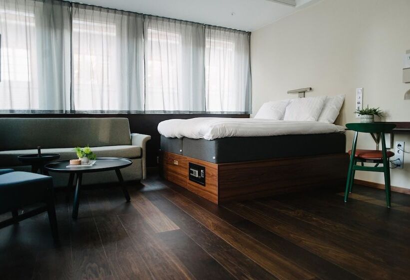패밀리 룸, Best Western And
