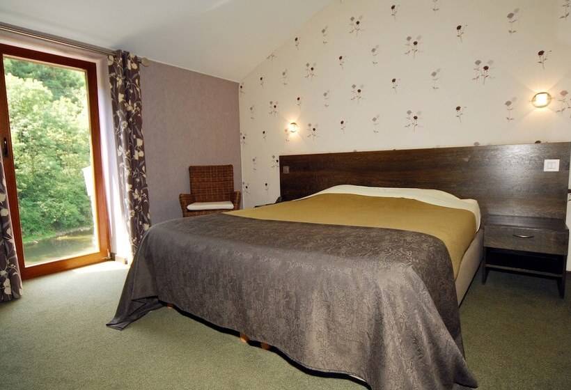 Номер Стандарт, Hôtel/restaurant à La Ferme