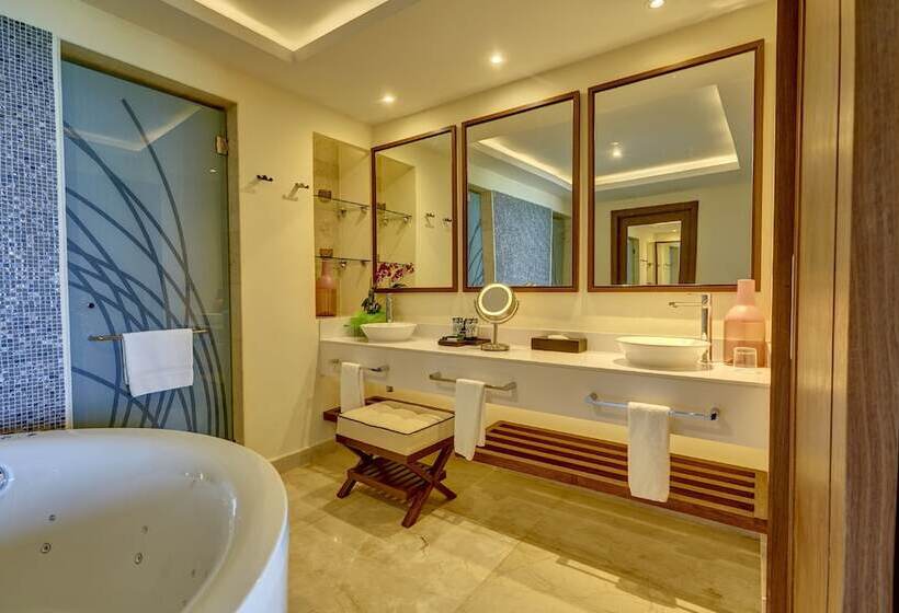 سوئیت دلوکس 3 خوابه, Royalton Blue Waters Montego Bay, An Autograph Collection All Inclusive Resort