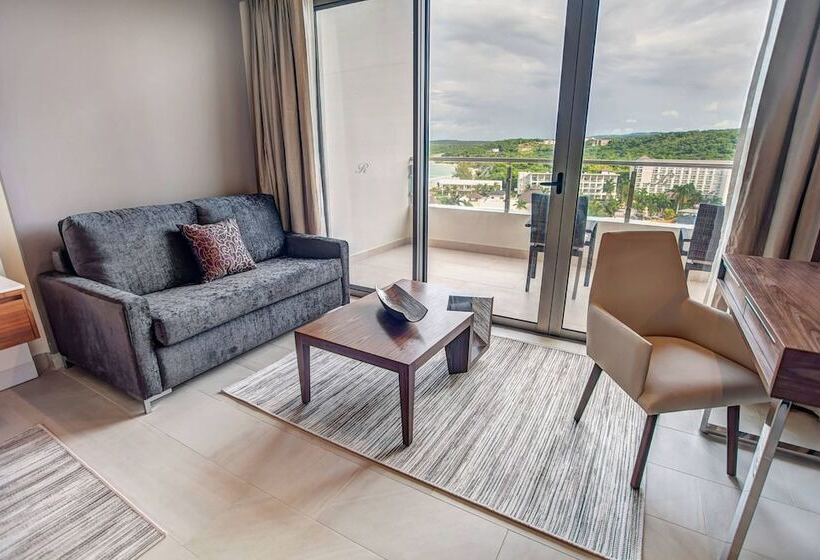 سوییت جونیور لوکس, Royalton Blue Waters Montego Bay, An Autograph Collection All Inclusive Resort