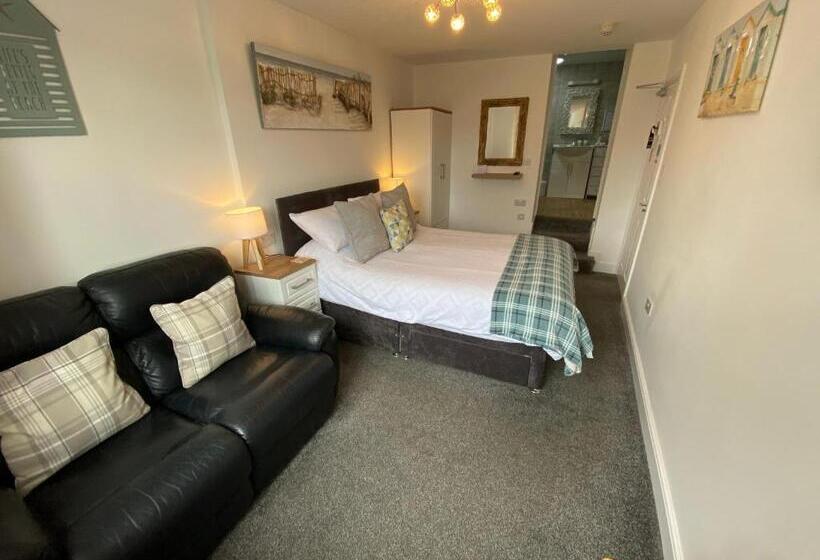 Стандартный Номер Кровать Кинг, Coach Guest House