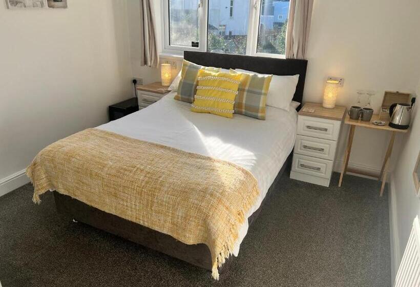 Номер Стандарт, Coach Guest House
