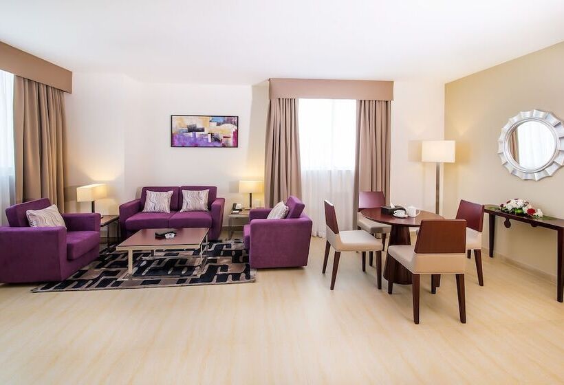 Люкс Семейный 2 Спальни, V Hotel Fujairah