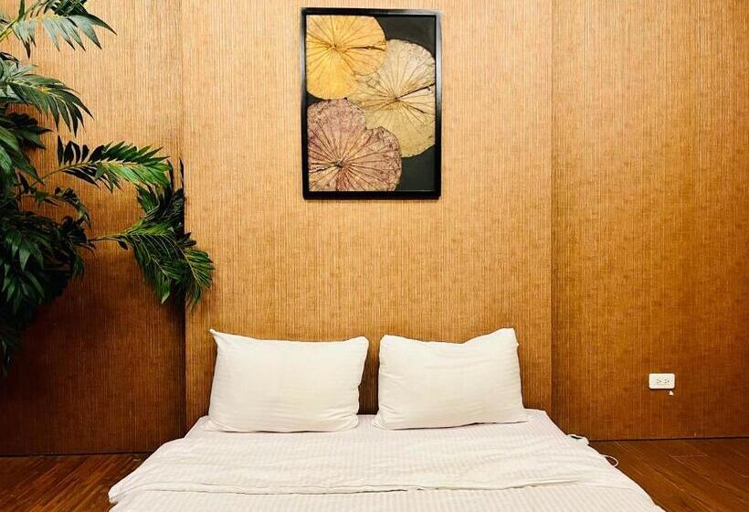 سوییت, Motel Fabulous