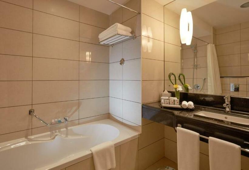 Номер Стандарт, Golden Tulip Downtown Abu Dhabi