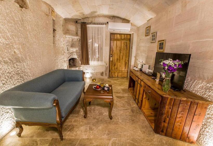 سوئیت با تخت بزرگ, Imperial Cave Suites & Spa