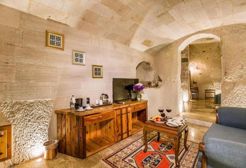 سوئیت با تخت بزرگ, Imperial Cave Suites & Spa