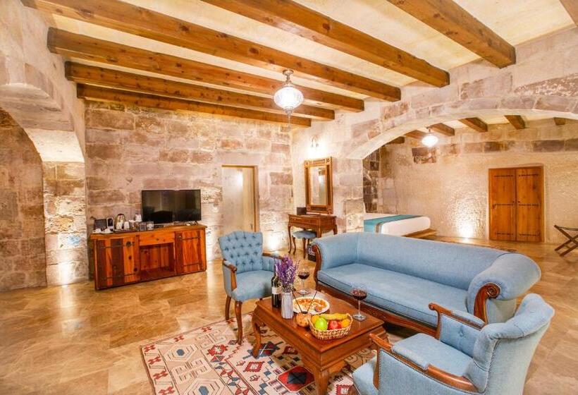 سوئیت با تخت بزرگ, Imperial Cave Suites & Spa