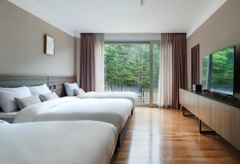 Трехместный Номер Deluxe, The Suites Hotel Namwon
