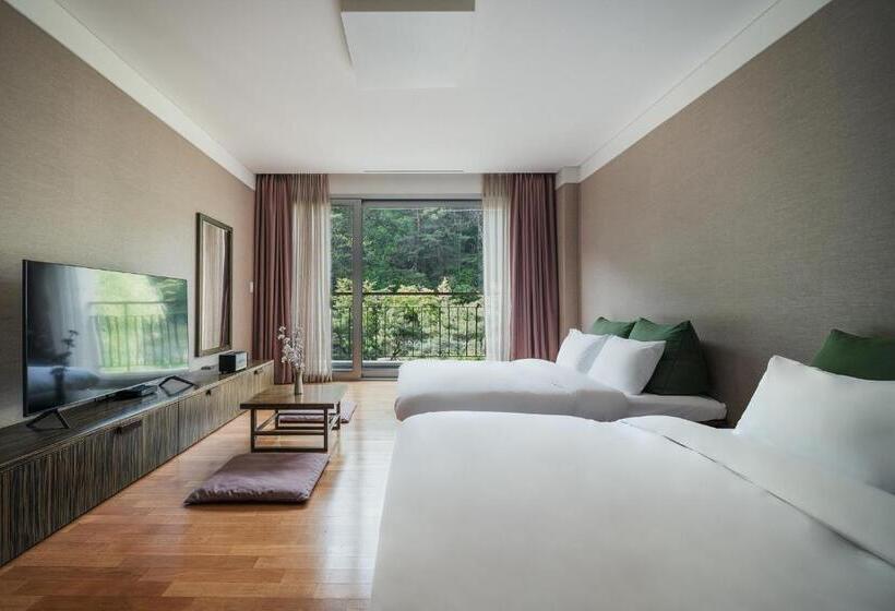 디럭스 패밀리 룸, The Suites Hotel Namwon