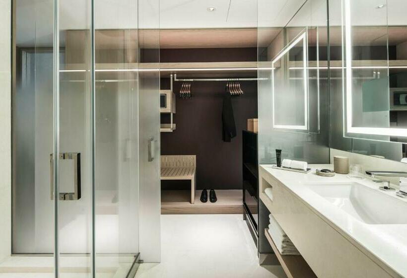 Номер Superior Кровать Кинг, Four Seasons Hotel Dubai International Financial Centre