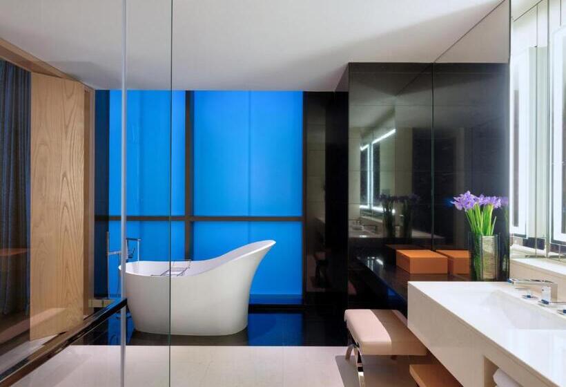 Люкс Повышенной Комфортности, Four Seasons Hotel Dubai International Financial Centre